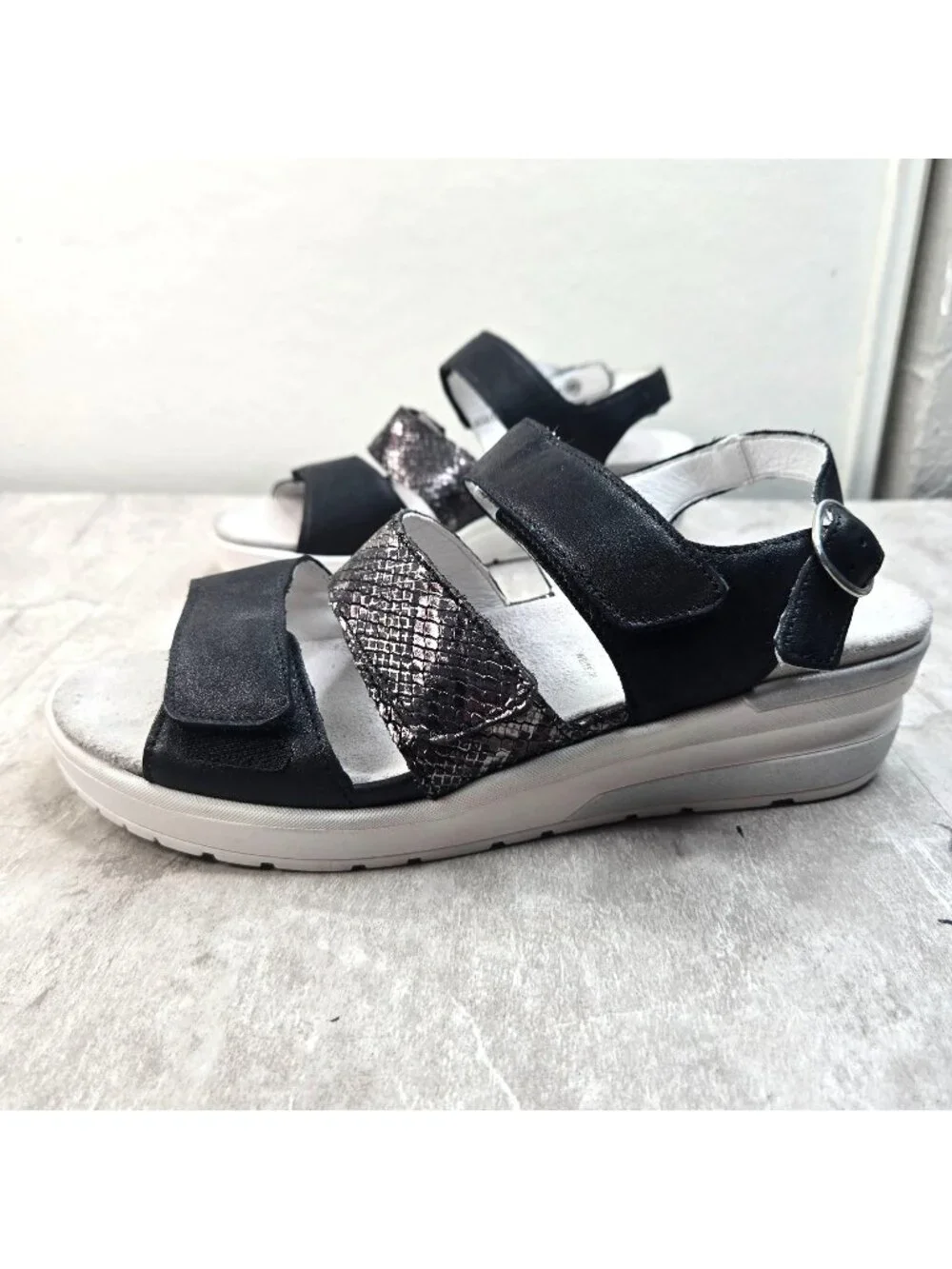 Waldlaufer Comfort Platform Sandals Size 9.5 Black Leather Walking Strappy Wedge